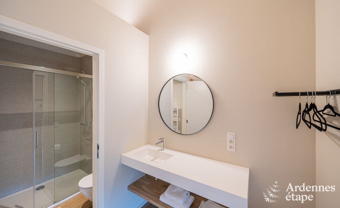 Grande maison de vacances au bord de l'eau � Aubel pour 21 personnes avec 9 chambres et salles de bains, piscine int�rieure et jardin priv�