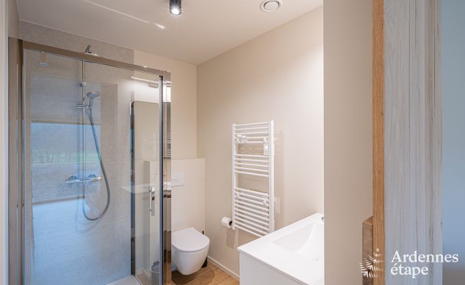 Grande maison de vacances au bord de l'eau � Aubel pour 21 personnes avec 9 chambres et salles de bains, piscine int�rieure et jardin priv�