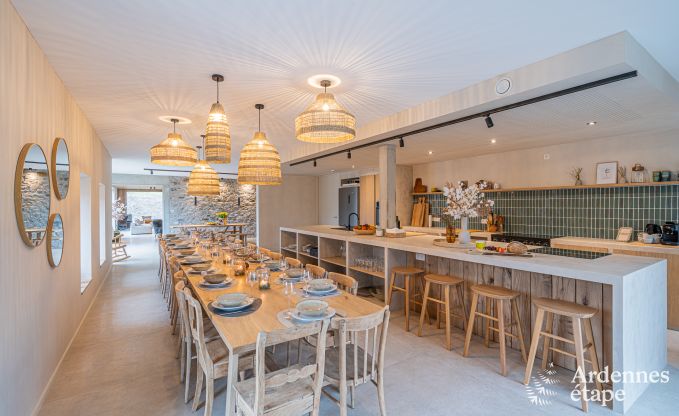 Grande maison de vacances au bord de l'eau � Aubel pour 21 personnes avec 9 chambres et salles de bains, piscine int�rieure et jardin priv�