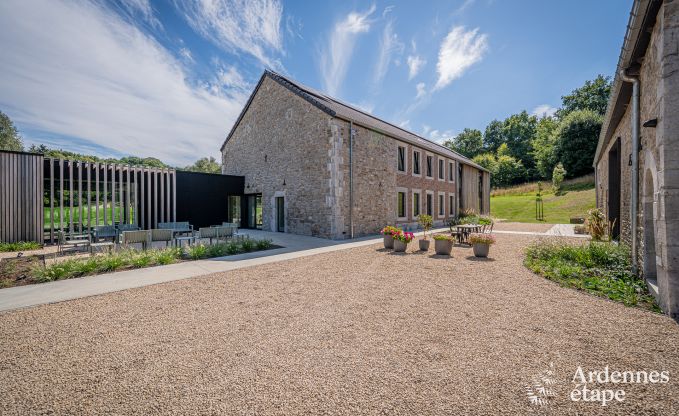 Grande maison de vacances au bord de l'eau � Aubel pour 21 personnes avec 9 chambres et salles de bains, piscine int�rieure et jardin priv�