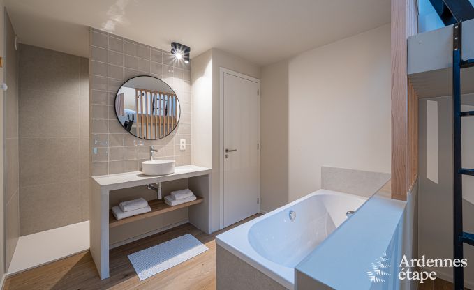 Grande maison de vacances au bord de l'eau � Aubel pour 21 personnes avec 9 chambres et salles de bains, piscine int�rieure et jardin priv�