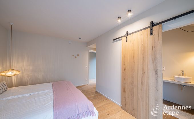 Grande maison de vacances au bord de l'eau � Aubel pour 21 personnes avec 9 chambres et salles de bains, piscine int�rieure et jardin priv�