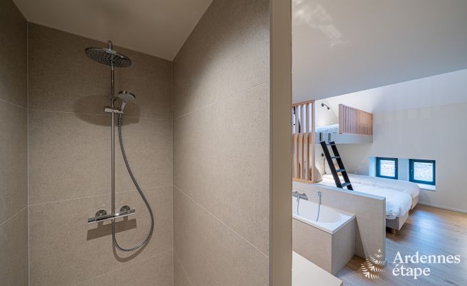 Grande maison de vacances au bord de l'eau � Aubel pour 21 personnes avec 9 chambres et salles de bains, piscine int�rieure et jardin priv�