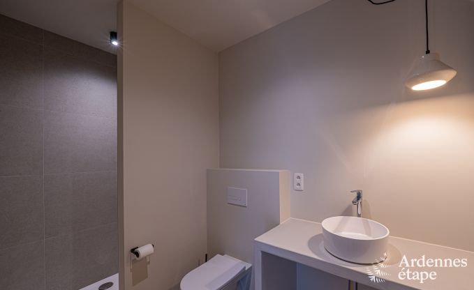 Grande maison de vacances au bord de l'eau � Aubel pour 21 personnes avec 9 chambres et salles de bains, piscine int�rieure et jardin priv�