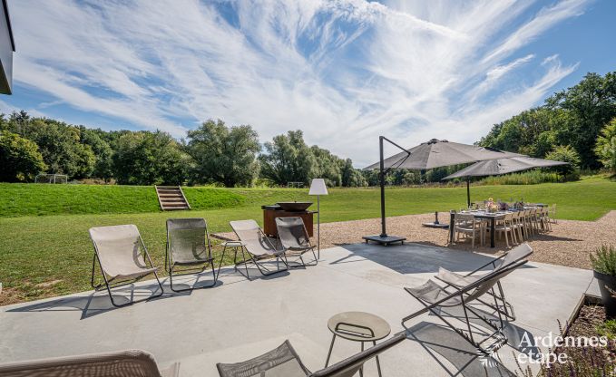 Grande maison de vacances au bord de l'eau � Aubel pour 21 personnes avec 9 chambres et salles de bains, piscine int�rieure et jardin priv�