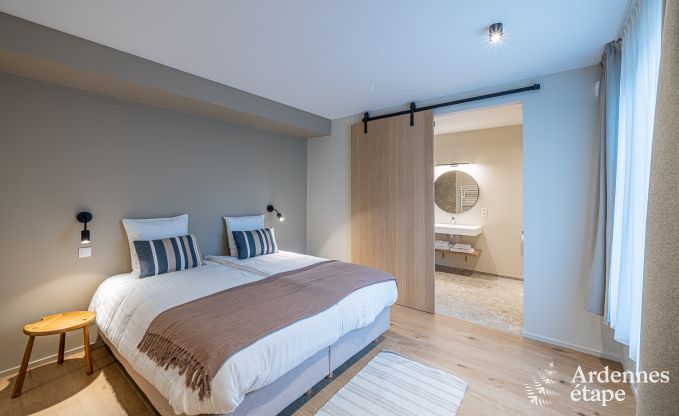 Grande maison de vacances au bord de l'eau � Aubel pour 21 personnes avec 9 chambres et salles de bains, piscine int�rieure et jardin priv�