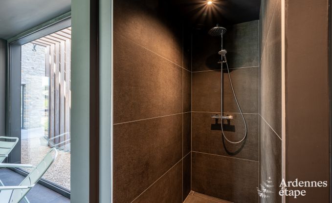 Grande maison de vacances au bord de l'eau � Aubel pour 21 personnes avec 9 chambres et salles de bains, piscine int�rieure et jardin priv�