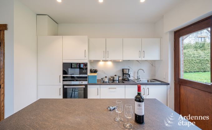 Charmante maison de vacances � Aywaille pour 2 couples avec salles de bain priv�es, cabine infrarouge et grand jardin