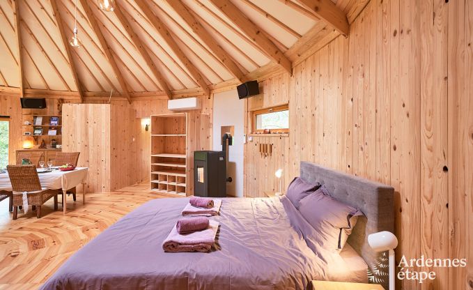 Grande yourte pour 4 personnes � Aywaille avec poele � pellets et jardin priv� avec terrasse