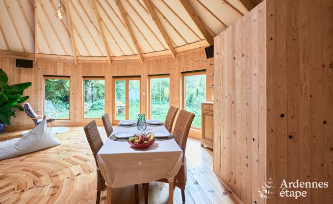 Grande yourte pour 4 personnes � Aywaille avec poele � pellets et jardin priv� avec terrasse