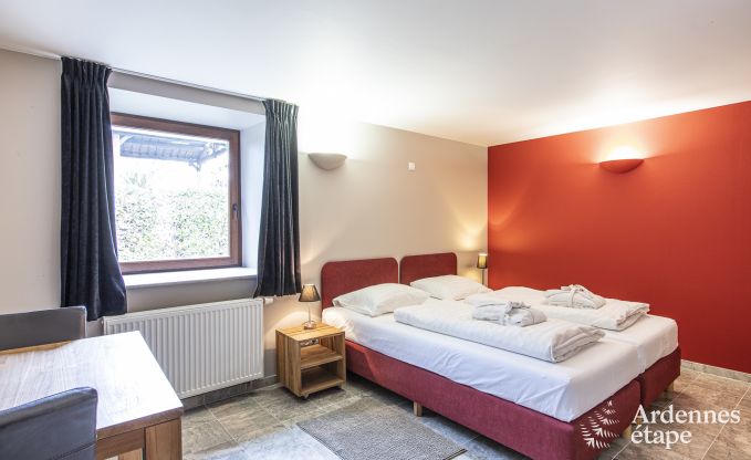 Villa de luxe avec piscine int�rieure � Bastogne pour 24 personnes