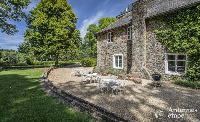 Chteau  Bastogne pour 12/15 personnes en Ardenne