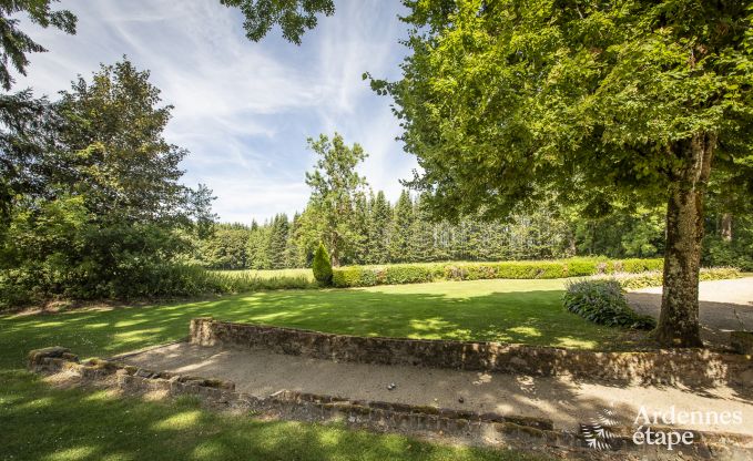 Chteau  Bastogne pour 12/15 personnes en Ardenne