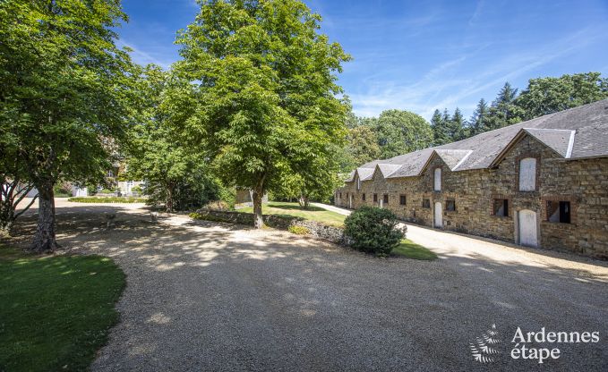 Chteau  Bastogne pour 12/15 personnes en Ardenne