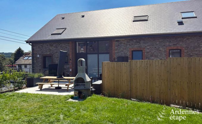 Charmante maison de vacances � Bastogne : s�jour confortable pour 8 personnes avec jardin priv� et station de recharge