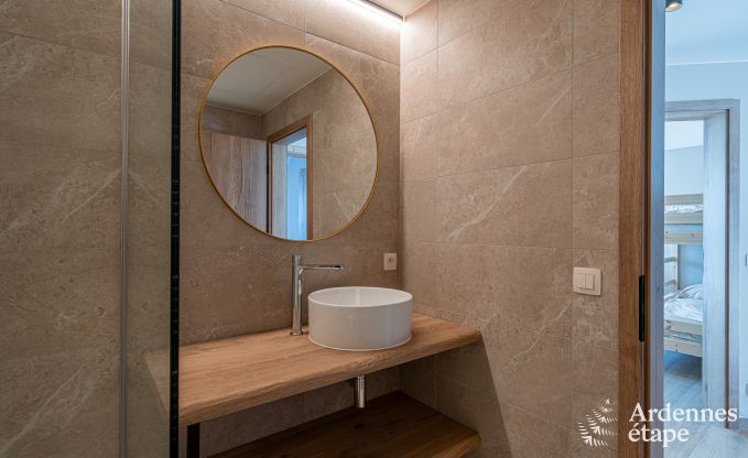 Charmante maison de vacances � Bastogne : s�jour confortable pour 8 personnes avec jardin priv� et station de recharge