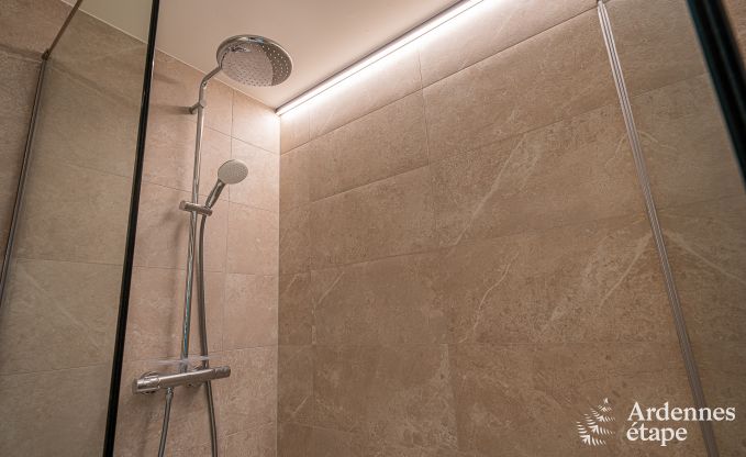 Maison de vacances  Bastogne : hbergement spacieux pour 22 personnes avec des installations compltes et 9 chambres dans l'Ardenne