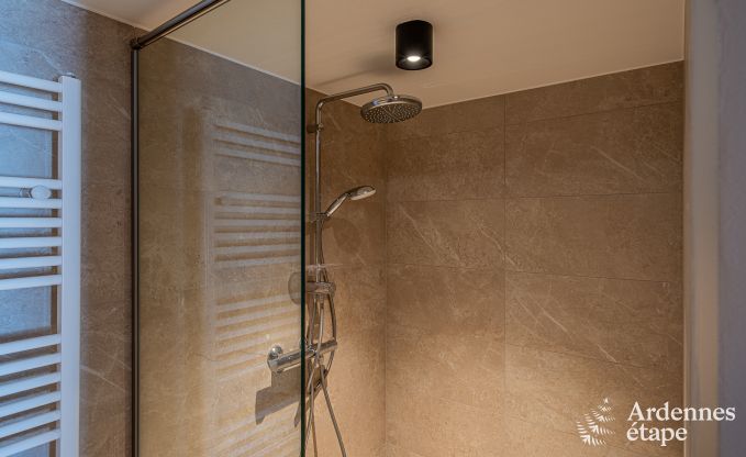 Maison de vacances  Bastogne : hbergement spacieux pour 22 personnes avec des installations compltes et 9 chambres dans l'Ardenne