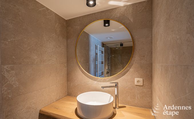 Maison de vacances  Bastogne : hbergement spacieux pour 22 personnes avec des installations compltes et 9 chambres dans l'Ardenne