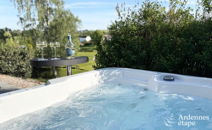 Charmante petite ferme pour 6 personnes  Bastogne avec jacuzzi intrieur et extrieur