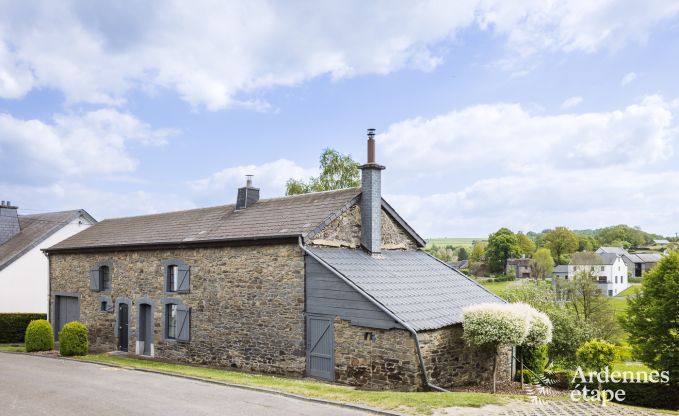 Charmante petite ferme pour 6 personnes  Bastogne avec jacuzzi intrieur et extrieur