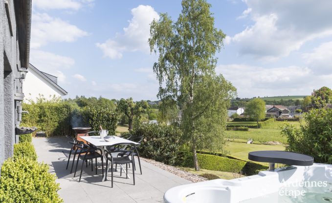 Charmante petite ferme pour 6 personnes  Bastogne avec jacuzzi intrieur et extrieur