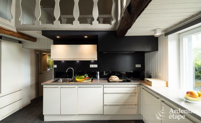 Charmante petite ferme pour 6 personnes  Bastogne avec jacuzzi intrieur et extrieur