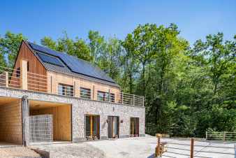 Chalet de luxe pour 12 à Beauraing en Ardenne avec sauna et jardin privé