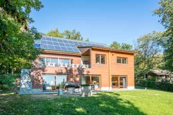 Chalet spacieux pour 20 à Beauraing avec jacuzzi, sauna et aire de jeux