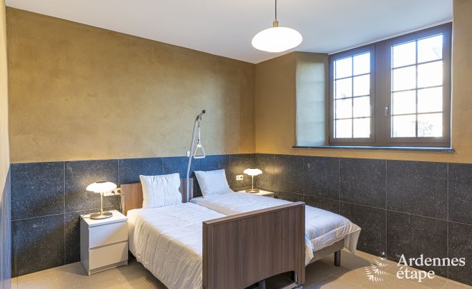 Ch�teau � Beauraing pour 38 personnes en Ardenne