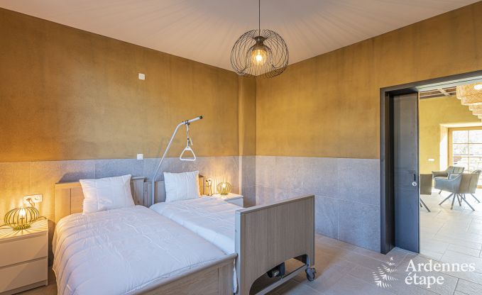 Ch�teau � Beauraing pour 38 personnes en Ardenne