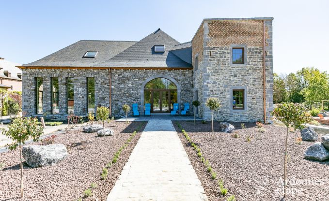 Ch�teau � Beauraing pour 38 personnes en Ardenne
