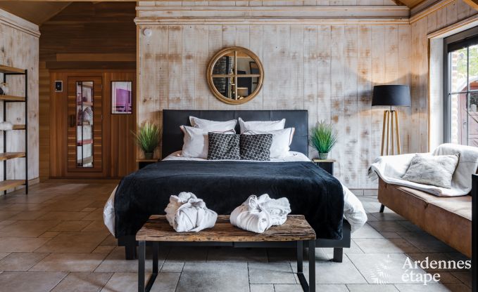 Maison de vacances romantique pour 2 personnes  Beauraing avec piscine, sauna et jacuzzi