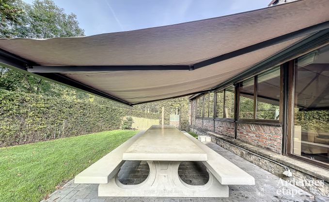 Jolie maison de vacances avec piscine, sauna et jeux � Beauraing pour 15 personnes en Ardenne