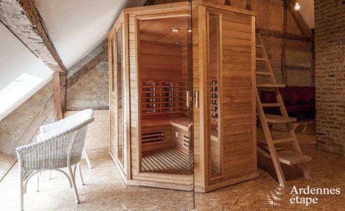 Jolie maison de vacances avec piscine, sauna et jeux � Beauraing pour 15 personnes en Ardenne