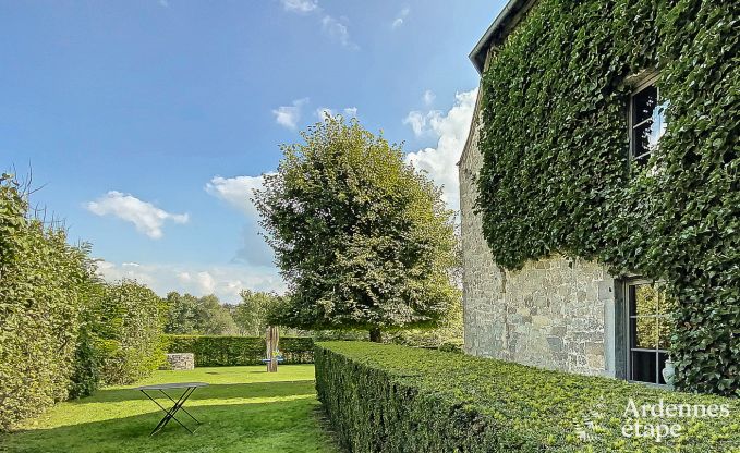 Jolie maison de vacances avec piscine, sauna et jeux � Beauraing pour 15 personnes en Ardenne