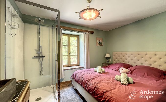 Jolie maison de vacances avec piscine, sauna et jeux � Beauraing pour 15 personnes en Ardenne