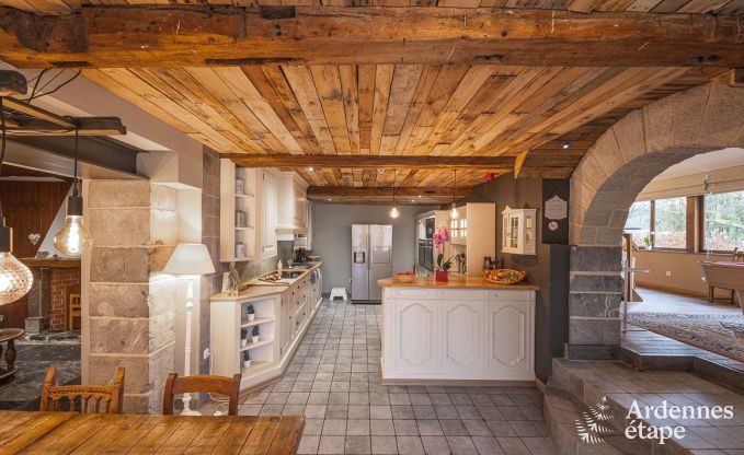 Jolie maison de vacances avec piscine, sauna et jeux � Beauraing pour 15 personnes en Ardenne