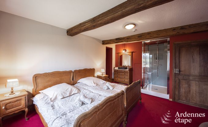 Jolie maison de vacances avec piscine, sauna et jeux � Beauraing pour 15 personnes en Ardenne