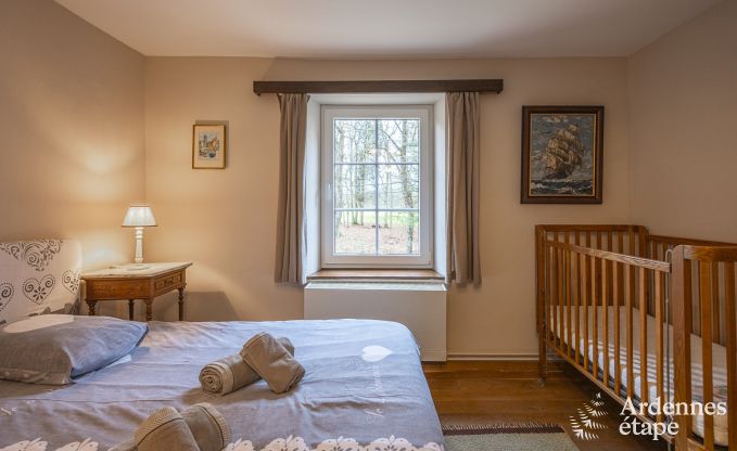 Jolie maison de vacances avec piscine, sauna et jeux � Beauraing pour 15 personnes en Ardenne