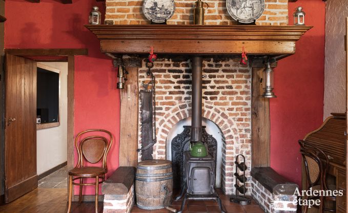 Jolie maison de vacances avec piscine, sauna et jeux � Beauraing pour 15 personnes en Ardenne