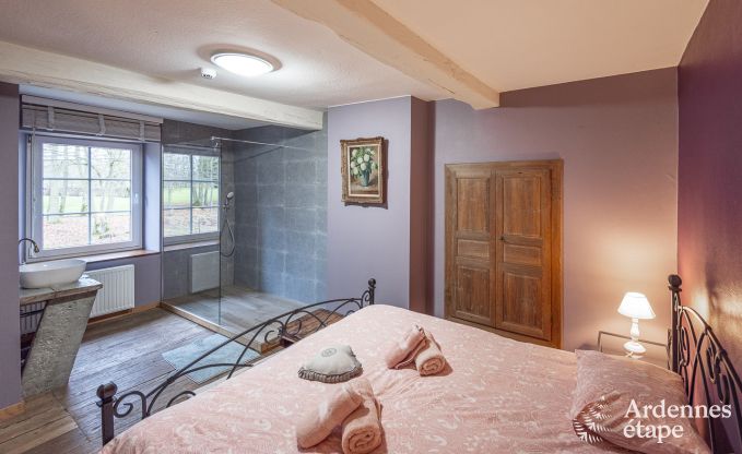 Jolie maison de vacances avec piscine, sauna et jeux � Beauraing pour 15 personnes en Ardenne