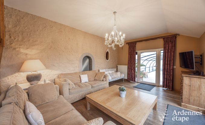 Jolie maison de vacances avec piscine, sauna et jeux � Beauraing pour 15 personnes en Ardenne