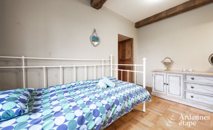 Jolie maison de vacances avec piscine, sauna et jeux � Beauraing pour 15 personnes en Ardenne