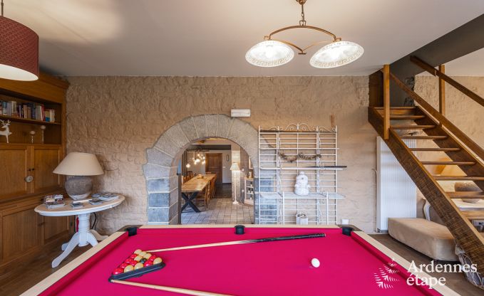 Jolie maison de vacances avec piscine, sauna et jeux � Beauraing pour 15 personnes en Ardenne