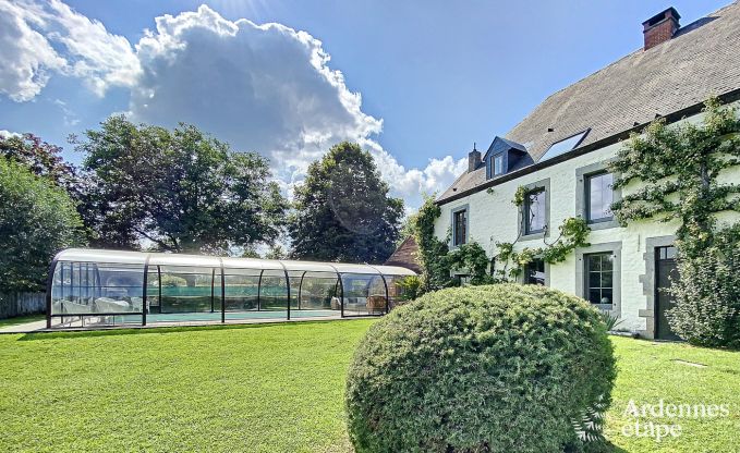 Jolie maison de vacances avec piscine, sauna et jeux � Beauraing pour 15 personnes en Ardenne