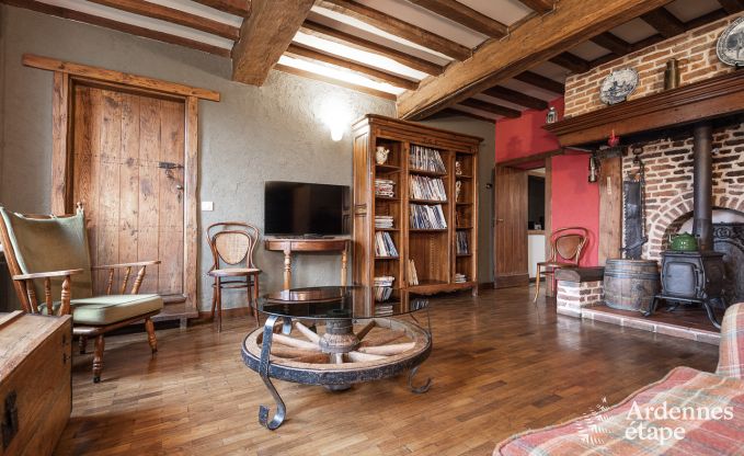 Jolie maison de vacances avec piscine, sauna et jeux � Beauraing pour 15 personnes en Ardenne