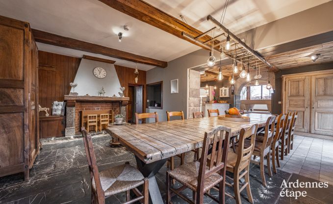 Jolie maison de vacances avec piscine, sauna et jeux � Beauraing pour 15 personnes en Ardenne