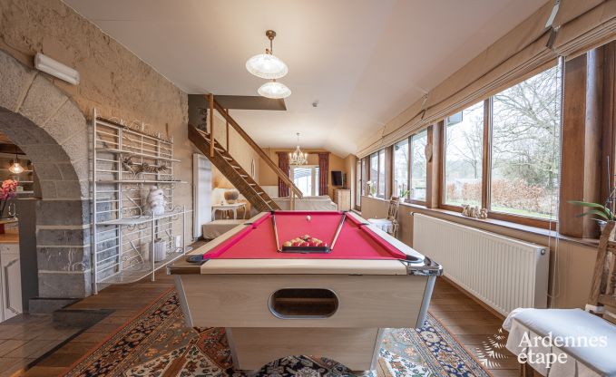 Jolie maison de vacances avec piscine, sauna et jeux � Beauraing pour 15 personnes en Ardenne