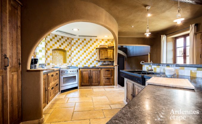 Chteau  Beauraing pour 20 personnes en Ardenne